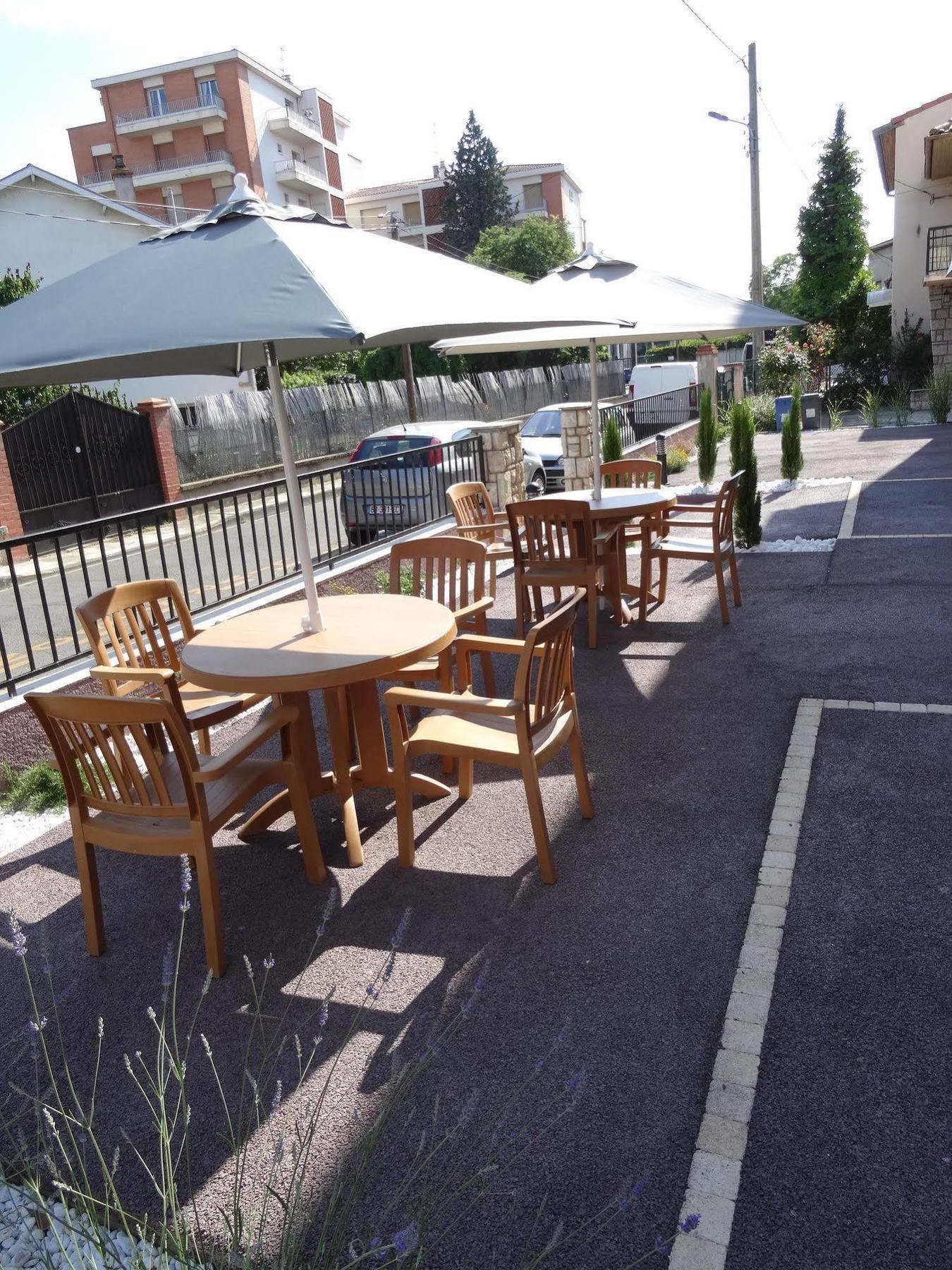 Hotel Prado Avec Parking - Proche Zenith Toulouse Exterior foto